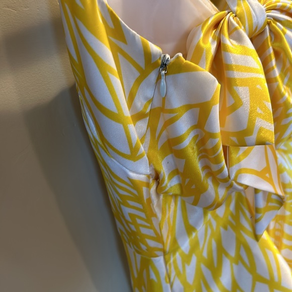 Beautiful yellow and white great Gatsby prom dress. - Picture 7 of 12